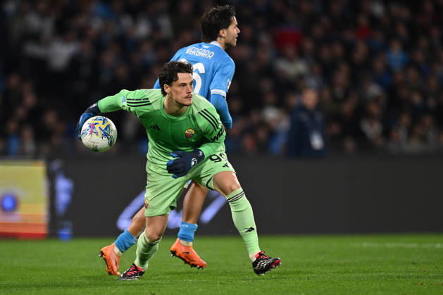 SSC Napoli v AS Roma - Serie A Mile Svilar of A.S. Roma plays during the 25th day of the Serie A Championship between S.S.C. Napoli and A.S. Roma at the Diego Armando Maradona Stadium in Naples, Italy, on February 15, 2026. Naples Italy  Copyright: xDomenicoxCippitellix originalFilename:cippitelli-sscnapol260215_npZ5g