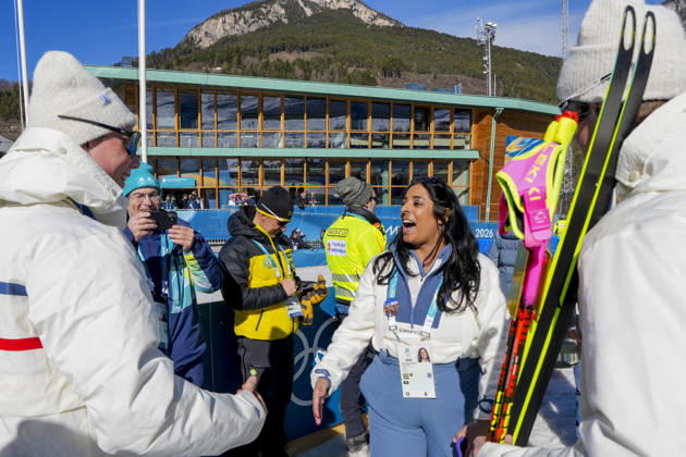 Winter Olympics in Milan Cortina 2026 Val di Fiemme, Italy 20260218 Minister of Culture and Equality Lubna Jaffery together with Einar Hedegart and Johannes Hosflot Klaebo after the cross country team sprint on Lago di Tesero during the Winter Olympics in Milano Cortina 2026 Photo Lise Aserud NTB Val di Fiemme Italy EDITORIAL USE ONLY RESTRICTED USE FOR BETTING COMPANIES  Copyright: xLisexAserudx xNTBx