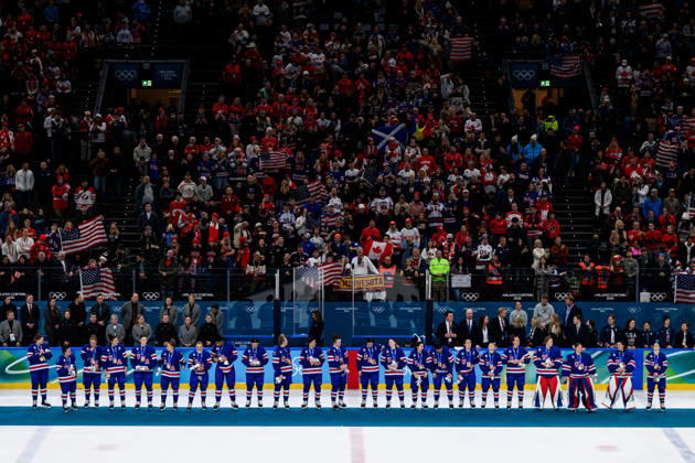 260219 Team USA with their gold medals at the medal ceremony after the women s Ice hockey, Eishockey final game between USA and Canada during day 13 of the 2026 Winter Olympics on February 19, 2026 in Milan. Photo: Carl Sandin BILDBYRAN kod CS EW0643 ishockey ice hockey Olympic Games, Olympische Spiele, Olympia, OS olympics winter olympics os ol olympiska spel vinter-os olympiske leker milano cortina 2026 milan cortina 2026 milano cortina 2026 olympic games milano cortina 2026 winter olympic games milano cortina-os milano cortina-ol vinter-ol 13 bbeng dam usa kanada canada final jubel gold guld Copyright: CARLxSANDIN BB260219CS149
