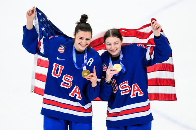 260219 Megan Keller and Tessa Janecke of USA celebrate with their gold medals after the women s Ice hockey, Eishockey final game between USA and Canada during day 13 of the 2026 Winter Olympics on February 19, 2026 in Milan. Photo: Carl Sandin BILDBYRAN kod CS EW0643 ishockey ice hockey Olympic Games, Olympische Spiele, Olympia, OS olympics winter olympics os ol olympiska spel vinter-os olympiske leker milano cortina 2026 milan cortina 2026 milano cortina 2026 olympic games milano cortina 2026 winter olympic games milano cortina-os milano cortina-ol vinter-ol 13 bbeng dam usa kanada canada final jubel Copyright: CARLxSANDIN BB260219CS157
