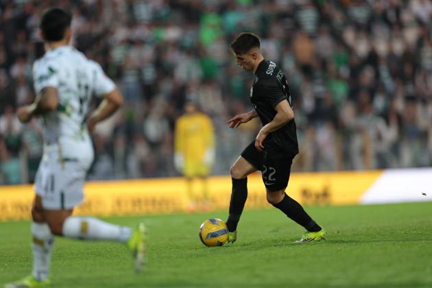 February 21, 2026, Guimaraes, Braga, Portugal: Ivo¡n Fresneda of Sporting CP in action during the Liga Portugal game between Moreirense FC and Sporting CP at Esto¡dio Comendador Joaquim de Almeida Freitas, Guimaraes, Braga, Portugal, on February 21, 2026. Liga Portugal Moreirense FC X Sporting CP - ZUMAe141 20260221_zsp_e141_049 Copyright: xLuisxEirasx