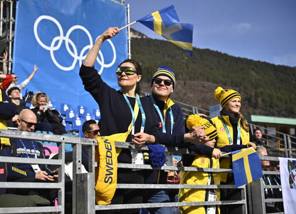 VAL DI FIEMME, ITALY 20260222 Crown Princess Victoria, Prince Daniel, Prince Oscar and Princess Estelle watch the women s 5km at the Tesero cross-country skiing stadium during the Winter Olympics in Val di Fiemme, Italy.