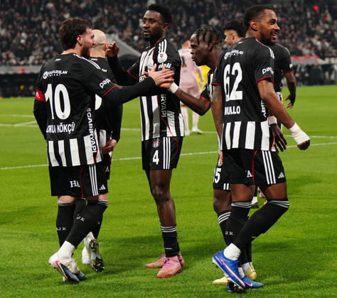 ISTANBUL, TURKEY - FEBRUARY 22: Wilfred Ndidi (4) of Besiktas celebrates after scoring the first goal of his team with teammates during the Trendyol Turkish Süper League match between Besiktas JK and Göztepe SK at Tupras Stadium on February 22, 2026 in Istanbul, Turkey. (Photo by Seskimphoto ) Besiktas v Goztepe - Turkish Super League
