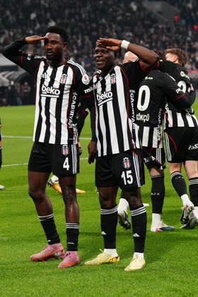 ISTANBUL, TURKEY - FEBRUARY 22: Wilfred Ndidi (4) of Besiktas celebrates after scoring the first goal of his team with Junior Olaitan (R) during the Trendyol Turkish Süper League match between Besiktas JK and Göztepe SK at Tupras Stadium on February 22, 2026 in Istanbul, Turkey. (Photo by Seskimphoto ) Besiktas v Goztepe - Turkish Super League