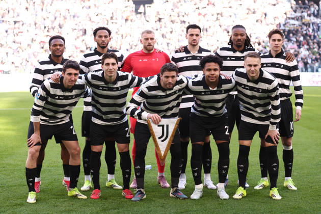 Juventus Fc - Como 1907 Players of Juventus Fc pose for a team photo prior to the Serie A match beetween Juventus Fc and Como 1907 at Allianz Stadium on February 21, 2026 in Turin, Italy . Torino Allianz Stadium Italy Copyright: xMarcoxCanonierox