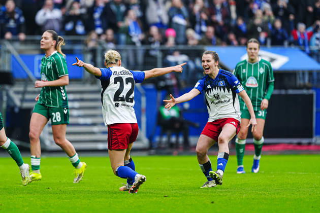 Torjubel nach Tor zum 1:0 per Elfmeter Strafstoss Sophie Hildebrand (Hamburger SV, 22) GER, Hamburger SV vs. SV Werder Bremen, Frauen, Fussball, 1. Bundesliga, Spieltag 19, Saison 2025 2026, 21.02.2026 GER, Hamburger SV vs. SV Werder Bremen, Frauen, Fussball, 1. Bundesliga, Spieltag 19, Saison 2025 2026, 21.02.2026 Hamburg Copyright: xEibner-Pressefoto MarcelxvonxFehrnx EP_MFN
