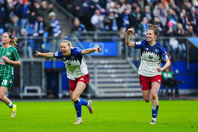 Torjubel nach Tor zum 1:0 per Elfmeter Strafstoss Sophie Hildebrand (Hamburger SV, 22) GER, Hamburger SV vs. SV Werder Bremen, Frauen, Fussball, 1. Bundesliga, Spieltag 19, Saison 2025 2026, 21.02.2026 GER, Hamburger SV vs. SV Werder Bremen, Frauen, Fussball, 1. Bundesliga, Spieltag 19, Saison 2025 2026, 21.02.2026 Hamburg Copyright: xEibner-Pressefoto MarcelxvonxFehrnx EP_MFN