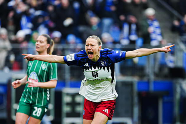 Torjubel nach Tor zum 1:0 per Elfmeter Strafstoss Sophie Hildebrand (Hamburger SV, 22) GER, Hamburger SV vs. SV Werder Bremen, Frauen, Fussball, 1. Bundesliga, Spieltag 19, Saison 2025 2026, 21.02.2026 GER, Hamburger SV vs. SV Werder Bremen, Frauen, Fussball, 1. Bundesliga, Spieltag 19, Saison 2025 2026, 21.02.2026 Hamburg Copyright: xEibner-Pressefoto MarcelxvonxFehrnx EP_MFN