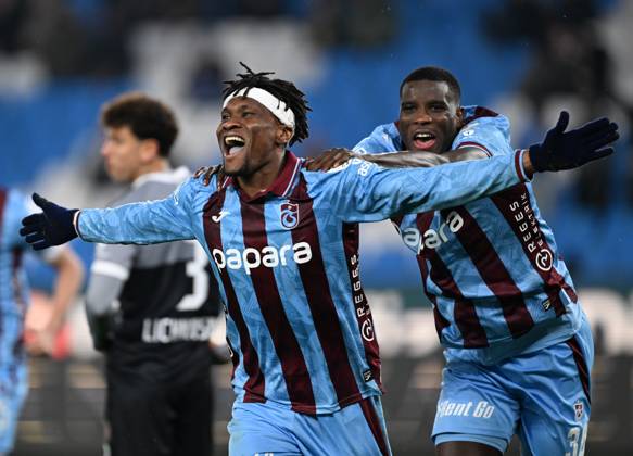 Trabzonspor v Misirli.com.tr Fatih Karagumruk - Turkish Super Lig TRABZON, TURKIYE - FEBRUARY 27: Chibuike Nwaiwu (L) and Paul Onuachu of Trabzonspor celebrate after scoring a goal during Turkish Super Lig week 24 football match between Trabzonspor and Misirli.com.tr Fatih Karagumruk at Papara Park in Trabzon, Turkiye on February 27, 2026. Hakan Burak Altunoz Anadolu Trabzon Turkey. Editorial use only. Please get in touch for any other usage. Copyright: x2026xAnadoluxHakanxBurakxAltunozx