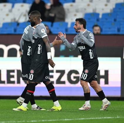 Trabzonspor v Misirli.com.tr Fatih Karagumruk - Turkish Super Lig TRABZON, TURKIYE - FEBRUARY 27: Daniele Verdi (10) of Fatih Karagumruk celebrates after scoring a goal during Turkish Super Lig week 24 football match between Trabzonspor and Misirli.com.tr Fatih Karagumruk at Papara Park in Trabzon, Turkiye on February 27, 2026. Hakan Burak Altunoz Anadolu Trabzon Turkey. Editorial use only. Please get in touch for any other usage. Copyright: x2026xAnadoluxHakanxBurakxAltunozx