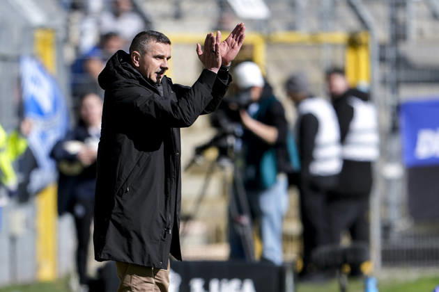 Mersad Selimbegovic (Trainer, Cheftrainer, Alemannia Aachen), gibt Anweisungen, gestikuliert, mit den Armen gestikulieren, Einzelbild, Einzelfoto, Aktion, Action, 01.03.2026, Mannheim (Deutschland), Fussball, 3. Liga, SV Waldhof Mannheim - TSV Alemannia Aachen, DFB DFL REGULATIONS PROHIBIT ANY USE OF PHOTOGRAPHS AS IMAGE SEQUENCES AND OR QUASI-VIDEO.
