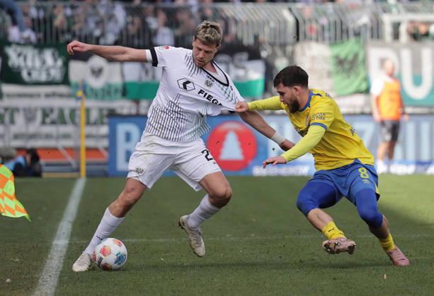 Fussball, Herren, Saison 2025 2026 2.BL, Eintracht Stadion, Eintracht Braunschweig gegen SC Preussen Muenster DFL REGULATIONS PROHIBIT ANY USE OF PHOTOGRAPHS AS IMAGE SEQUENCES AND OR QUASI-VIDEO.