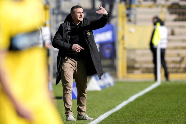 Mersad Selimbegovic (Trainer, Cheftrainer, Alemannia Aachen), gibt Anweisungen, gestikuliert, mit den Armen gestikulieren, Freisteller, Ganzkörper, Einzelbild, Einzelfoto, Aktion, Action, 01.03.2026, Mannheim (Deutschland), Fussball, 3. Liga, SV Waldhof Mannheim - TSV Alemannia Aachen, DFB DFL REGULATIONS PROHIBIT ANY USE OF PHOTOGRAPHS AS IMAGE SEQUENCES AND OR QUASI-VIDEO.