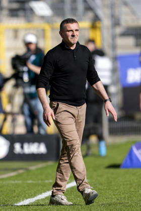 Mersad Selimbegovic (Trainer, Cheftrainer, Alemannia Aachen), Freisteller, Ganzkörper, Einzelbild, Einzelfoto, Aktion, Action, am Spielfeldrand, an der Seitenauslinie, 01.03.2026, Mannheim (Deutschland), Fussball, 3. Liga, SV Waldhof Mannheim - TSV Alemannia Aachen, DFB DFL REGULATIONS PROHIBIT ANY USE OF PHOTOGRAPHS AS IMAGE SEQUENCES AND OR QUASI-VIDEO.