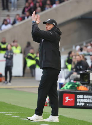 Stuttgart, Fußball Bundesliga, 20. Spieltag, VfB Stuttgart vs. VfL Wolfsburg, Trainer Sebastian Hoeneß ( VfB )