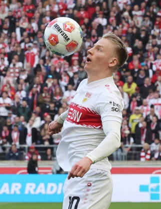 Stuttgart, Fußball Bundesliga, 20. Spieltag, VfB Stuttgart vs. VfL Wolfsburg, Chris Führich ( VfB )