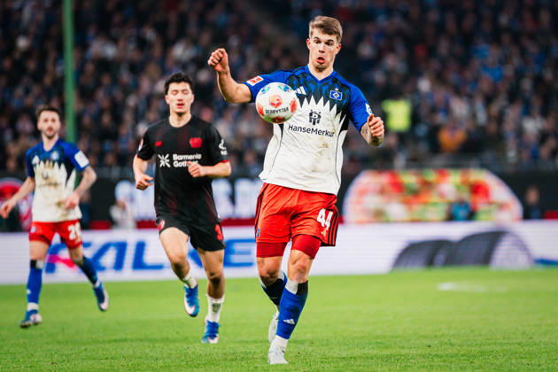 1. Bundesliga: Hamburger SV vs. Bayer 04 Leverkusen, 04.03.2026 Luka Vuskovic (Hamburger SV, 44) am Ball; Fußball, 1. Bundesliga, 17. Spieltag: Hamburger SV vs. Bayer 04 Leverkusen am 04.03.2026 im Volksparkstadion, Hamburg DFL REGULATIONS PROHIBIT ANY USE OF PHOTOGRAPHS AS IMAGE SEQUENCES AND OR QUASI-VIDEO. Copyright: xBEAUTIFULxSPORTS Tonhäuserx