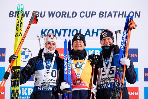 Sport Bilder des Tages 260306 Sturla Holm Laegreid of Norway, Eric Perrot of France and Vetle Sjaastad Christiansen of Norway celebrate on the podium after the men s 20 km individual during the IBU World Cup on March 6, 2026 in Kontiolahti. Photo: Kalle Parkkinen BILDBYRAN COP 211 KP0098 skidskytte biathlon skiskyting ibu world cup kontiolahti mens 20 km individual bbeng världscupen individuell individual jubel norge Copyright: KALLExPARKKINEN BB260306ZU013