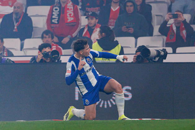 Oskar Pietuszewski seen celebrating after scoring goal during Liga Portugal game between teams of SL Benfica and FC Porto at Estadio Da Luz (Maciej Rogowski Ball Raw Images PT) Lisbon Estadio Da Luz Portugal Copyright: xMaciejxRogowskix maciejrogowski_benfica_fcporto_2526-09