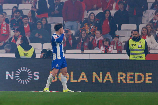 Oskar Pietuszewski seen celebrating after scoring goal during Liga Portugal game between teams of SL Benfica and FC Porto at Estadio Da Luz (Maciej Rogowski Ball Raw Images PT) Lisbon Estadio Da Luz Portugal Copyright: xMaciejxRogowskix maciejrogowski_benfica_fcporto_2526-10