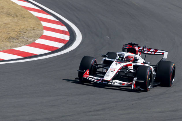 SHANGHAI, CHINA - MARCH 13: Esteban Ocon of France driving the (31) Haas F1 VF-26 Ferrari on track during practice ahead of the F1 Grand Prix of China at Shanghai International Circuit on March 13, 2026 in Shanghai, China. (Photo by Yu Chun Christopher Wong Eurasia Images) Shanghai China Copyright: x2026xEurasiaxSportxImagesx jp-en-EuSpIm-cw6_F1SHA_20260313_3961