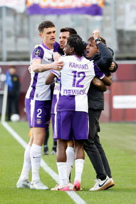 FC Metz v Toulouse FC - Ligue 1 McDonald s 2025 2026 Pol GARCIA CALDUCH (Entraineur adjoint Toulouse TFC) - Carles MARTINEZ NOVELL (Entraineur Toulouse TFC) - 02 Rasmus Schmidt NICOLAISEN (tfc) - 12 Warren KAMANZI (tfc) during the Ligue 1 McDonald s match between Metz and Toulouse at Stade Saint-Symphorien on March 15, 2026 in Metz, France. Metz France  Copyright: xFEPx 776348322
