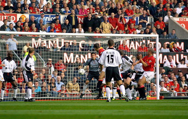 Manchester United, ManU V Ipswich Town, Premier League Ronnie Johnsen of Manchester United scores opening goal during the Premier League match between Manchester United and Ipswich Town at Old Trafford on September 22, 2001 in Manchester, England . Manchester Old Trafford England United Kingdom Copyright: xAllstarxPicturexLibraryxLtdx