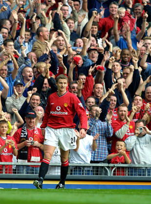 Manchester United, ManU V Ipswich Town, Premier League Ole Gunnar Solskjaer of Manchester United celebrates during the Premier League match between Manchester United and Ipswich Town at Old Trafford on September 22, 2001 in Manchester, England . Manchester Old Trafford England United Kingdom Copyright: xAllstarxPicturexLibraryxLtdx