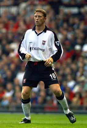 Manchester United, ManU V Ipswich Town, Premier League Alun Armstrong of Ipswich Town in action during the Premier League match between Manchester United and Ipswich Town at Old Trafford on September 22, 2001 in Manchester, England . Manchester Old Trafford England United Kingdom Copyright: xAllstarxPicturexLibraryxLtdx