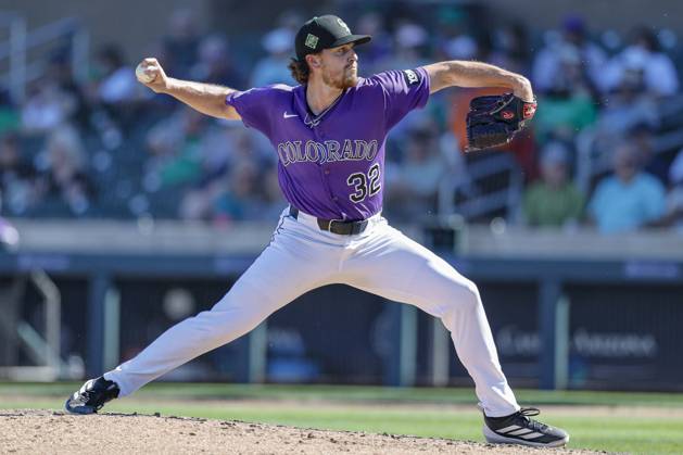 MLB, Baseball Herren, USA Spring Training: Seattle Mariners at Colorado Rockies Scottsdale, AZ. USA; Colorado Rockies pitcher Chase Dollander (32) delivers a pitch during an MLB Spring Training game against the Seattle Mariners on Tuesday, March 17, 2026 at Salt River Fields at Talking Stick. The Mariners beat the Rockies 10-6. (Kim Hukari Image of Scottsdale Arizona USA EDITORIAL USE ONLY Copyright: xImagexofxSportx KimxHukarix iosphotos400751