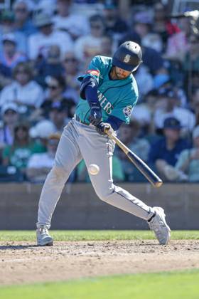 MLB, Baseball Herren, USA Spring Training: Seattle Mariners at Colorado Rockies Scottsdale, AZ. USA; Seattle Mariners center fielder Rhylan Thomas (31) doubles to center field during an MLB Spring Training game against the Colorado Rockies on Tuesday, March 17, 2026 at Salt River Fields at Talking Stick. The Mariners beat the Rockies 10-6. (Kim Hukari Image of Scottsdale Arizona USA EDITORIAL USE ONLY Copyright: xImagexofxSportx KimxHukarix iosphotos400756