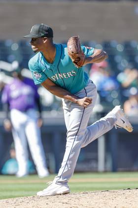 MLB, Baseball Herren, USA Spring Training: Seattle Mariners at Colorado Rockies Scottsdale, AZ. USA; Seattle Mariners pitcher Yosver Zulueta (61) delivers a pitch during an MLB Spring Training game against the Colorado Rockies on Tuesday, March 17, 2026 at Salt River Fields at Talking Stick. The Mariners beat the Rockies 10-6. (Kim Hukari Image of Scottsdale Arizona USA EDITORIAL USE ONLY Copyright: xImagexofxSportx KimxHukarix iosphotos400757