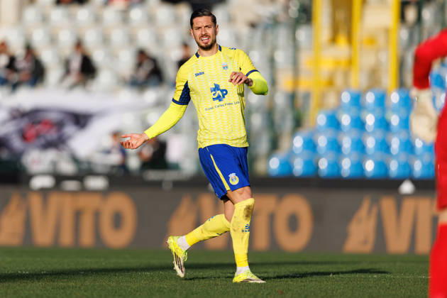 Javi Sanchez seen during Liga Portugal game between teams of Casa Pia AC and FC Arouca at Estadio Municipal Rio Maior (Maciej Rogowski Ball Raw Images PT) Rio Maior Estadio Municipal Rio Maior Portugal Copyright: xMaciejxRogowskix maciejrogowski_casapia_arouca_2526-312