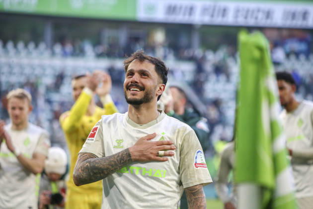 Deutschland: Bundesliga 2025 2026, 27. Spieltag - VfL Wolfsburg vs SV Werder Bremen - Volkswagen Arena (Wolfsburg): Freude, Emotionen, Jubel Leonardo Bittencourt (SV Werder Bremen, 10) Wolfsburg Copyright: xAymanxAlahmedx