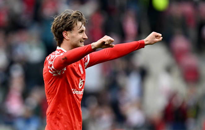 22.03.2026, xfux, Fussball 1.Bundesliga, FSV Mainz 05 - Eintracht Frankfurt, v.l. Stefan Posch (FSV Mainz 05) jubeln jubelt nach Spielende. (DFL DFB REGULATIONS PROHIBIT ANY USE OF PHOTOGRAPHS as IMAGE SEQUENCES and or QUASI-VIDEO) Mainz