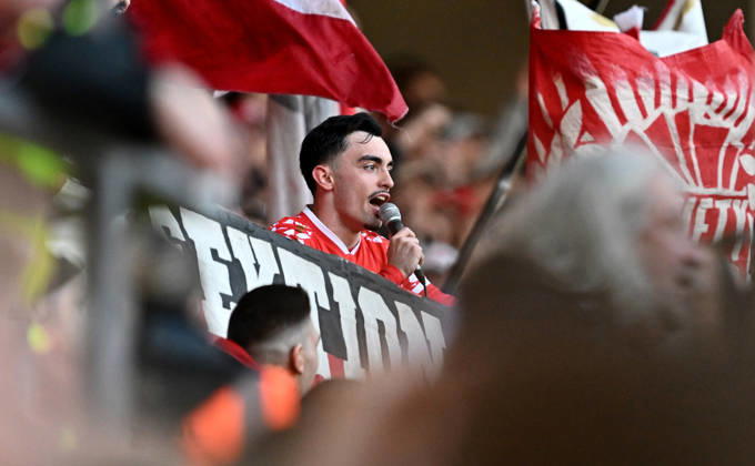 22.03.2026, xfux, Fussball 1.Bundesliga, FSV Mainz 05 - Eintracht Frankfurt, v.l. Paul Nebel (FSV Mainz 05) jubeln jubelt nach Spielende im Fanblock (DFL DFB REGULATIONS PROHIBIT ANY USE OF PHOTOGRAPHS as IMAGE SEQUENCES and or QUASI-VIDEO) Mainz