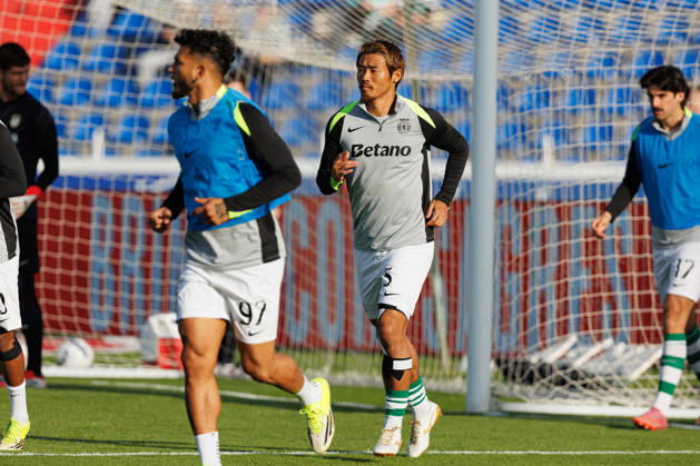 Hidemasa Morita seen during Liga Portugal game between teams of FC Alverca and Sporting CP (Luis Loureiro Ball Raw Images) Alverca Complexo Desportivo Alverca Portugal Copyright: xLuisxLoureirox LuisLoureiroAlvercaSPorting2526-45
