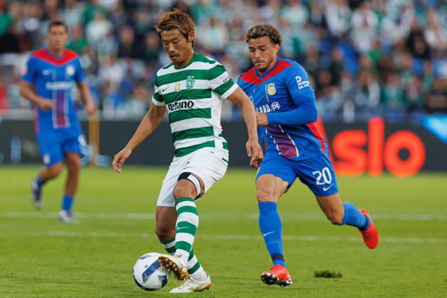 Hidemasa Morita seen during Liga Portugal game between teams of FC Alverca and Sporting CP (Luis Loureiro Ball Raw Images) Alverca Complexo Desportivo Alverca Portugal Copyright: xLuisxLoureirox LuisLoureiroAlvercaSPorting2526-137