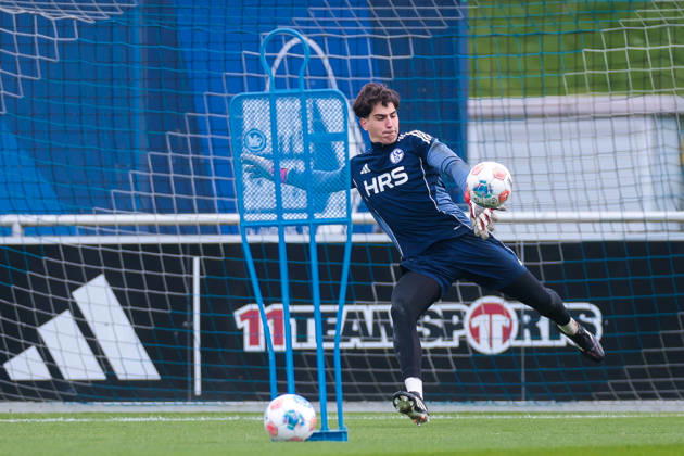 24.03.2026, Fussball, Training des FC Schalke 04. Torwart Nick Bodon (FC Schalke 04). Gelsenkirchen Trainingsgelände FC Schalke 04 NRW Deutschland xRHR-FOTO YYx Copyright: RHR-FOTOx RHR-FOTO YY