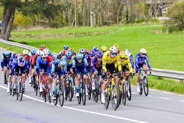 In Flanders Fields From Middelkerke to Wevelgem 2026 Cycling Race WEVELGEM, BELGIUM - MARCH 29 : VAN AERT Wout of Team Visma Lease a Bike in action during the 88th edition of In Flanders Fields From Middelkerke to Wevelgem an UCI World Tour 1.UWT one day cycling road race for Men Elite of 240 km with start in Middelkerke and finish in Wevelgem on March 29, 2026 in Wevelgem, Belgium, 29 03 2026 ( Motordriver Guy De Vuyst - Wevelgem Belgium Copyright: xJanxDexMeuleneirx
