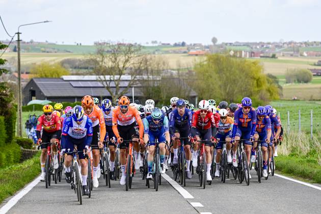 In Flanders Fields From Middelkerke to Wevelgem 2026 Cycling Race WEVELGEM, BELGIUM - MARCH 29 : Ganna Filippo (ITA) of INEOS Grenadiers in the peloton during the 88th edition of In Flanders Fields From Middelkerke to Wevelgem an UCI World Tour 1.UWT one day cycling road race for Men Elite of 240 km with start in Middelkerke and finish in Wevelgem on March 29, 2026 in Wevelgem, Belgium, 29 03 2026 ( Motordriver Guy De Vuyst - Wevelgem Belgium Copyright: xJanxDexMeuleneirx