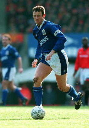 Manchester United, ManU V Ipswich Town, Premier League Steve Sedgley of Ipswich Town on the ball during the Premier League match between Manchester United and Ipswich Town at Old Trafford on March 4, 1995 in Manchester, England. Manchester Old Trafford England United Kingdom Copyright: xAllstarxPicturexLibraryxLtdx