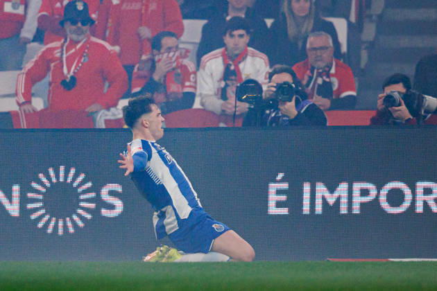 Oskar Pietuszewski seen celebrating after scoring goal during Liga Portugal game between teams of SL Benfica and FC Porto at Estadio Da Luz (Maciej Rogowski Ball Raw Images PT) Lisbon Estadio Da Luz Portugal Copyright: xMaciejxRogowskix maciejrogowski_slbenfica_fcporto_2526-210
