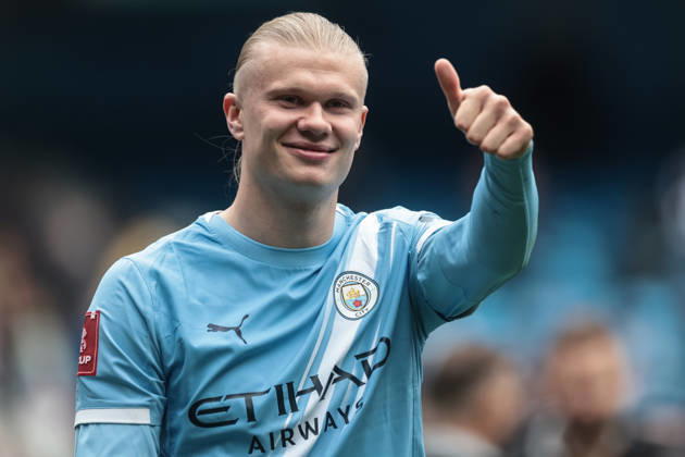 Manchester City v Liverpool - Emirates FA Cup Quarter Final Erling Haaland of Manchester City celebrates with fans after a 4-0 win during the Emirates FA Cup Quarter-Final match between Manchester City and Liverpool at Etihad Stadium in Manchester, United Kingdom, on April 4, 2026. Manchester Greater Manchester United, ManU Kingdom  Copyright: xNewsxImagesx originalFilename:cosgrove-emirates260404_np6Md.jpg