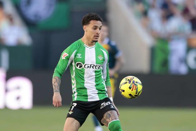 Real Betis Balompie v RCD Espanyol de Barcelona - LaLiga EA Sports Antony Matheus dos Santos of Real Betis controls the ball during the La Liga EA Sports match between Real Betis and RCD Espanyol de Barcelona at La Cartuja Stadium in Seville, Spain, on April 4, 2026. Seville Spain  Copyright: xJosexLuisxContrerasx originalFilename:joseluiscontreras-realbeti260404_npebF