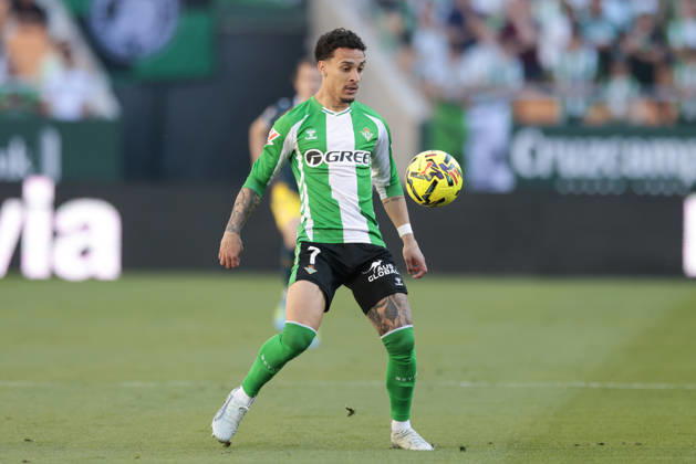 Real Betis Balompie v RCD Espanyol de Barcelona - LaLiga EA Sports Antony Matheus dos Santos of Real Betis controls the ball during the La Liga EA Sports match between Real Betis and RCD Espanyol de Barcelona at La Cartuja Stadium in Seville, Spain, on April 4, 2026. Seville Spain  Copyright: xJosexLuisxContrerasx originalFilename:joseluiscontreras-realbeti260404_npO97