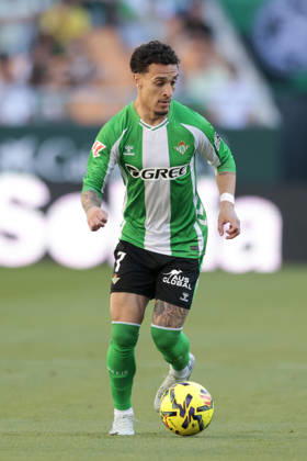 Real Betis Balompie v RCD Espanyol de Barcelona - LaLiga EA Sports Antony Matheus dos Santos of Real Betis runs with the ball during the La Liga EA Sports match between Real Betis and RCD Espanyol de Barcelona at La Cartuja Stadium in Seville, Spain, on April 4, 2026. Seville Spain  Copyright: xJosexLuisxContrerasx originalFilename:joseluiscontreras-realbeti260404_npXd0