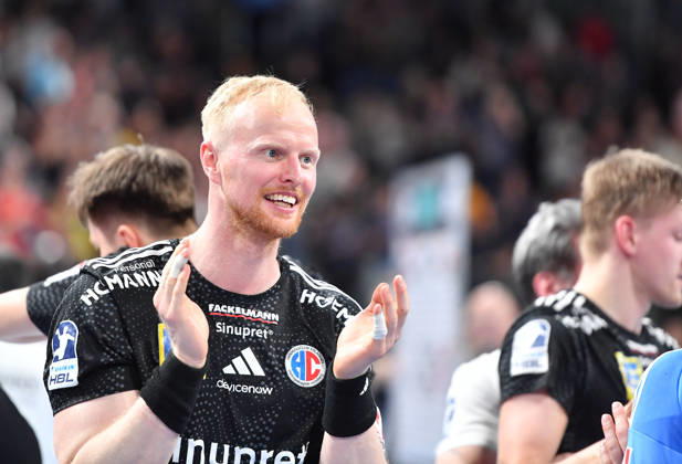 05.04.2026 - Handball - 1. Bundesliga DAIKIN HBL - Saison 2025 2026 - 27. Spieltag: HC Erlangen Metropolregion Nürnberg HCE - Rhein-Neckar Löwen - OGo - xogox - Sebastian Firnhaber (18, HC Erlangen HCE ) Jubel Freude