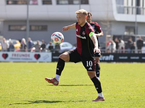 06.04.2026 - Fussball - Saison 2025 2026 - Regionalliga Bayern - 27. Spieltag: 1. FC Nürnberg FCN II ( Club ) - SpVgg Greuther Fürth II (Kleeblatt U23 ) - DaMa - xdaxmax - Benedikt Kirsch (10, 1. FC Nürnberg FCN II )