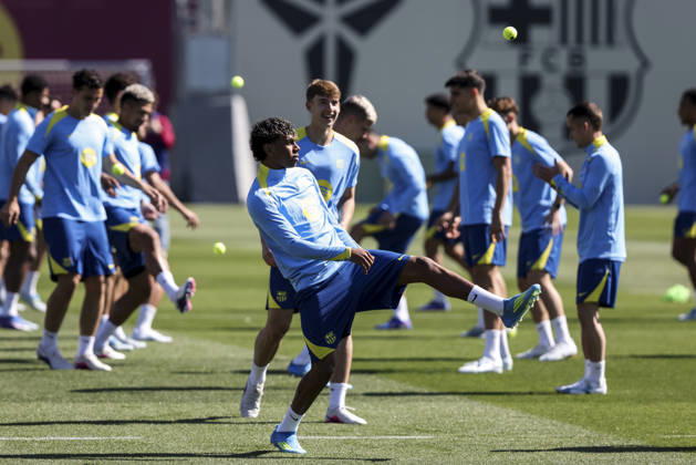 April 7, 2026, Sant Joan Despi, Barcelona, SPAIN: Lamine Yamal during the training day of FC Barcelona, Barca ahead UEFA Champions League 2025 26, Quarter-finals First Leg, football match against Atletico de Madrid at Ciutat Esportiva Joan Gamper on April 07, 2026 in Sant Joan Despi, Barcelona, Spain. FC Barcelona Training And press conference, PK, Pressekonferenz - Uefa Champions League 2025 26 Quarter-Finals First Leg - ZUMAa181 20260407_zaa_a181_012 Copyright: xJavierxBorregox